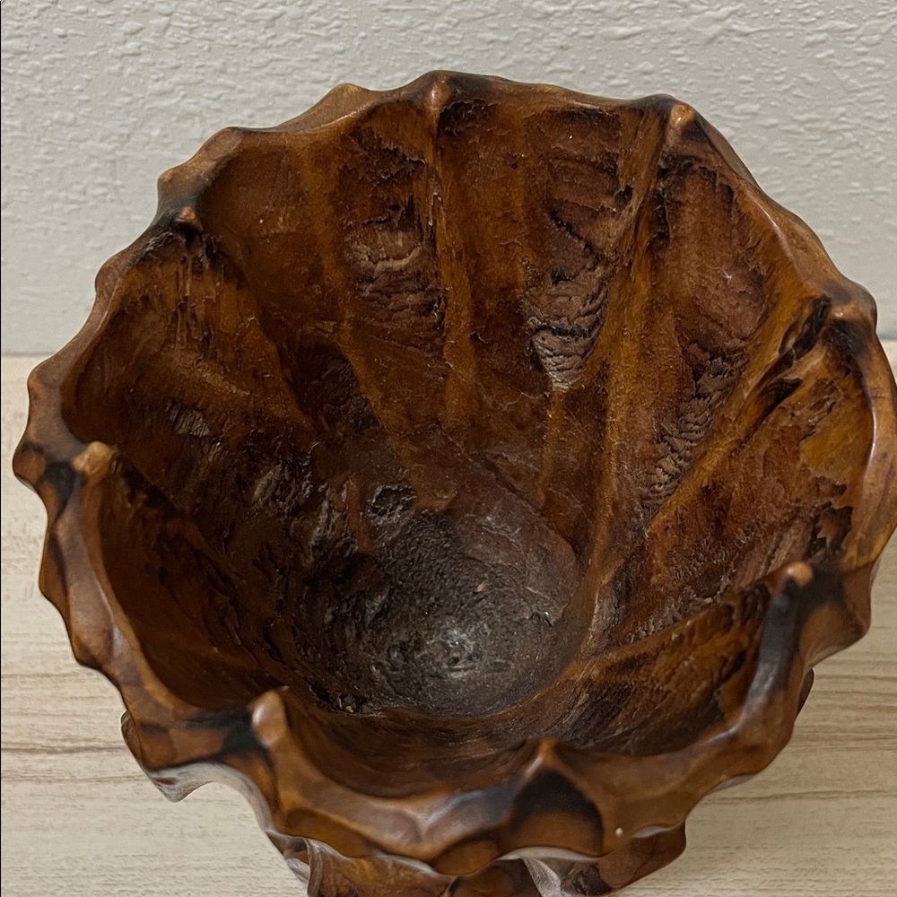 Hand carved vintage wooden candle holder - Picture 5 of 12